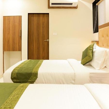 Hotel Delight Mumbai Exteriör bild