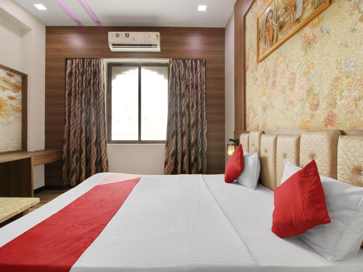 Hotel Delight Mumbai Exteriör bild