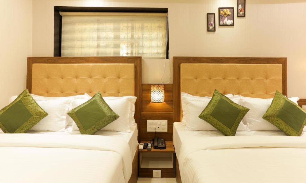 Hotel Delight Mumbai Exteriör bild