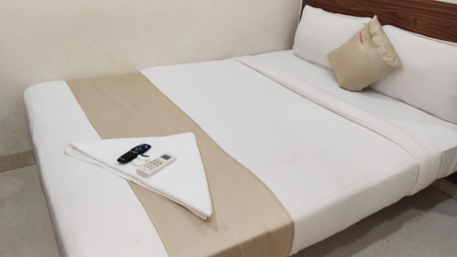 Hotel Delight Mumbai Exteriör bild